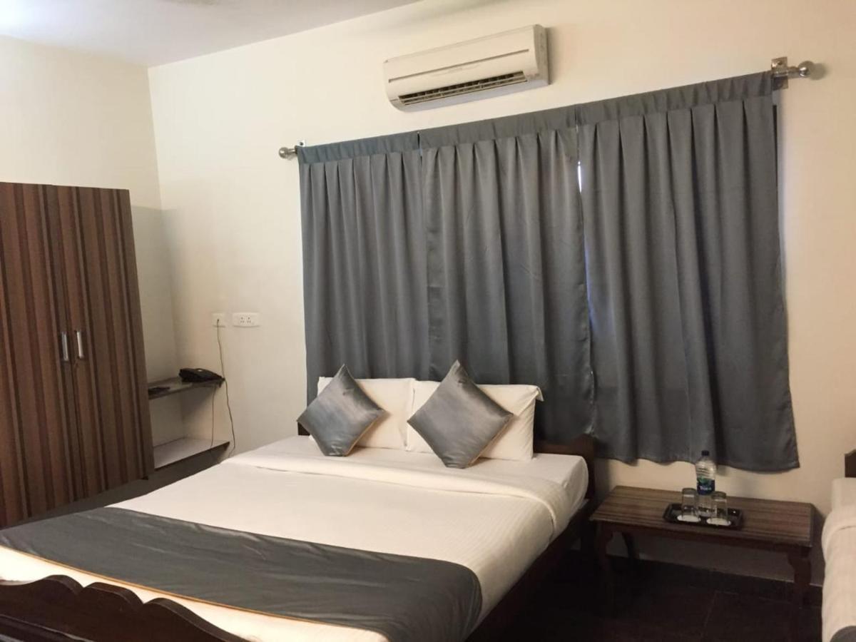 Pp Residency Hotel Covelong Eksteriør billede
