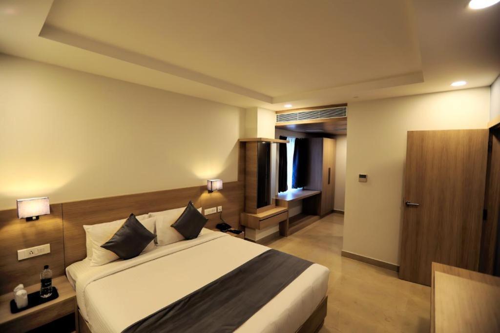 Pp Residency Hotel Covelong Eksteriør billede